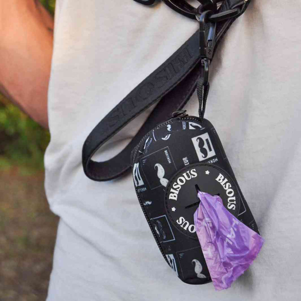 Dog Poop Bag Holder | Monsieur - Bisous | Pour Chien
